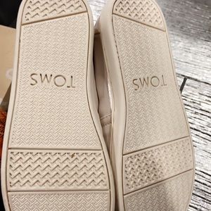 Girls Toms shoes size 1